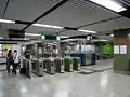 Station concourse of Lok Fu station (2008)