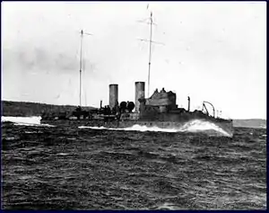 HMCS Tuna at speed.