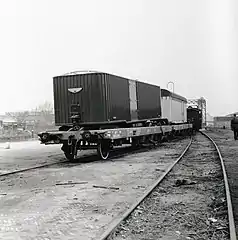 Semi-trailer on a Kangourou wagon