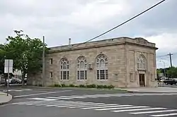 Hamden Bank & Trust Building