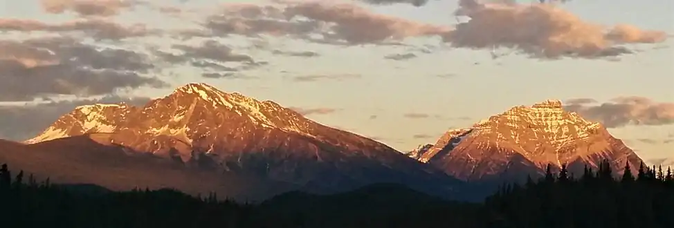 Hardisty (left) and Kerkeslin (right) at sunset