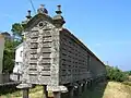 Alvenary granary over pillars and slab in Lira [gl].