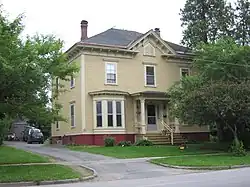 Maple Street-Clarks Avenue Historic District