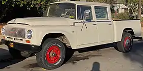 1965 International D1000 Travelette 4x4