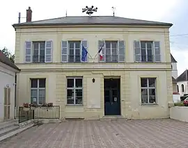 The town hall in Isles-lès-Villenoy