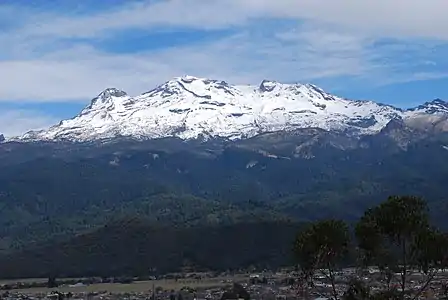 310. Iztaccihuatl is the third highest summit of México.