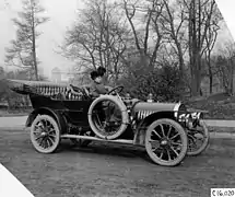 Racing driver, Joan Newton Cuneo with a 1908 Rainier Model D