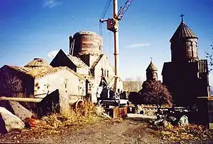 1995 photo showing halted reconstruction