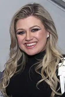 Kelly Clarkson (14–21, 23)