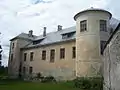 The manor seen from the left before the restoration work of 2008–2010