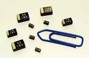 Tantalum electrolytic chip capacitors for surface mounting