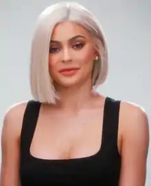 Image 160Influencer Kylie Jenner wearing make-up popular in the latter part of the decade. (from 2010s in fashion)