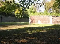 Overblijfselen van bastions en courtines van de oude citadel van Liège