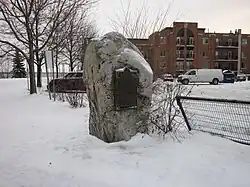 Boulder marking the location of Fort Trois-Rivières