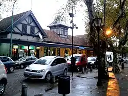 San Martin Line railway station in the neighborhood.