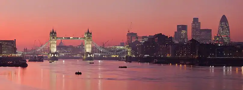 The River Thames in London was one of the locations of Mae Muller's postcard.