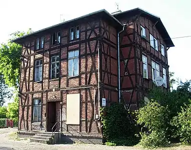 House at 77 (abandoned)