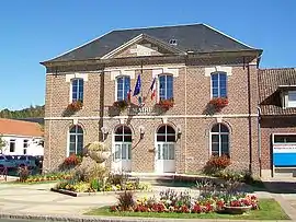 The town hall in Longueil-Sainte-Marie