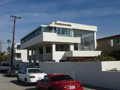 Lovell Beach House in Newport Beach by Rudolph Schindler (1926)