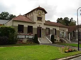 The town hall in Lurais