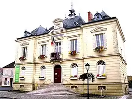 The town hall in Méréville