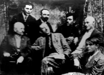 Lehtțir (top left) with fellow writers, including Mihai Andriescu, Dmitrii Milev, and Pavel Chioru. Photograph originally published in Întrebări literari