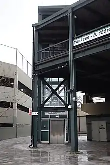 Elevator at the Yankees–East 153rd Street station