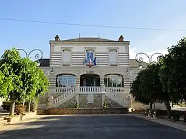 The town hall of Oiry