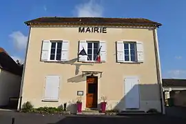 The town hall in Fouju