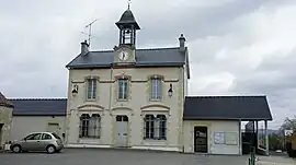 The town hall in Branscourt