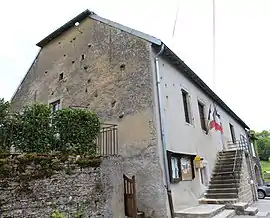 The town hall in Saint-Lamain