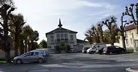 The town hall in Taissy