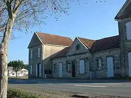 The town hall in Bourran