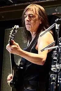 Malcolm Young en 2010.jpg