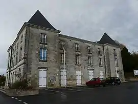 The town hall in Mensignac