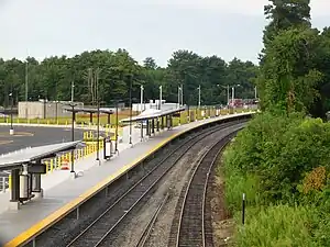 A curved railway station platform