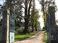 The entrance of le parc du château (the Park of Castle).