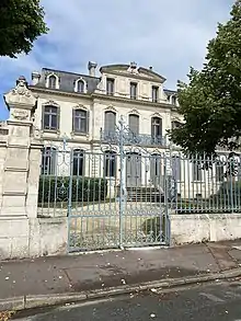 Former mansion, street view