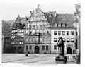 South facade and neighboring buildings on Aegidienplatz (on the left the Black Peller House), photo (1860–1890)