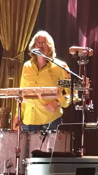 Nelson Bragg live with Brian Wilson in 2017