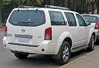 2013 Nissan Pathfinder SE (facelift)