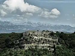 Image 32Novigrad Castle, near Zadar was a place where anti-court supporters held queens Mary and Elizabeth in captivity. Velebit mountain can be seen in castle's background.   (from History of Croatia)