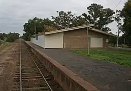 Station building and platform, 2007