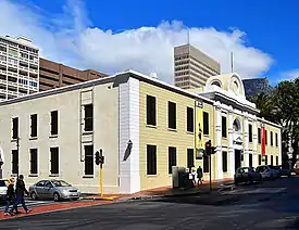 The Old Supreme Court at the top of the former Heerengracht (now Adderley Street) and adjoining Church Square is a remarkable building. Its history, its architectural merits and its symbolic significance make it unique in South Africa.
The proper housing Previous use: Supreme Court, Slave Lodge. Current use: Museum. This building was originally completed in 1680 as the Dutch East India Company's Slave Lodge. It was converted for use as government offices in the 19th century by Thibault (Inspector of Government Buildings), Anreith (sculptor) and Schutte (contractor).