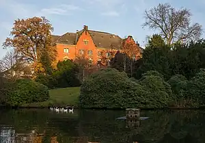 The Elisabeth-Anna-Palais in the garden.