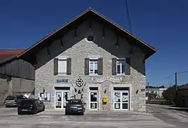 The town hall in Onglières