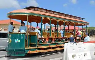 "1265", the green single-decker trolley, near the port