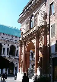 Side view on Contrà Monte; the Basilica Palladiana is on the background