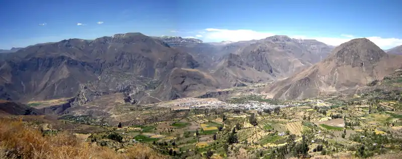 Cotahuasi canyon with the village of Cotahuasi and the mountain Wiñaw (on the right) as seen from the southwest