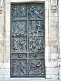 Detail of the bronze central doorway